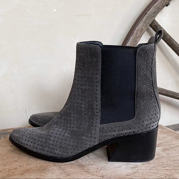 ALICE + OLIVIA Gray Studded Suede Leather Designer Ankle Boots Elastic Womans 39